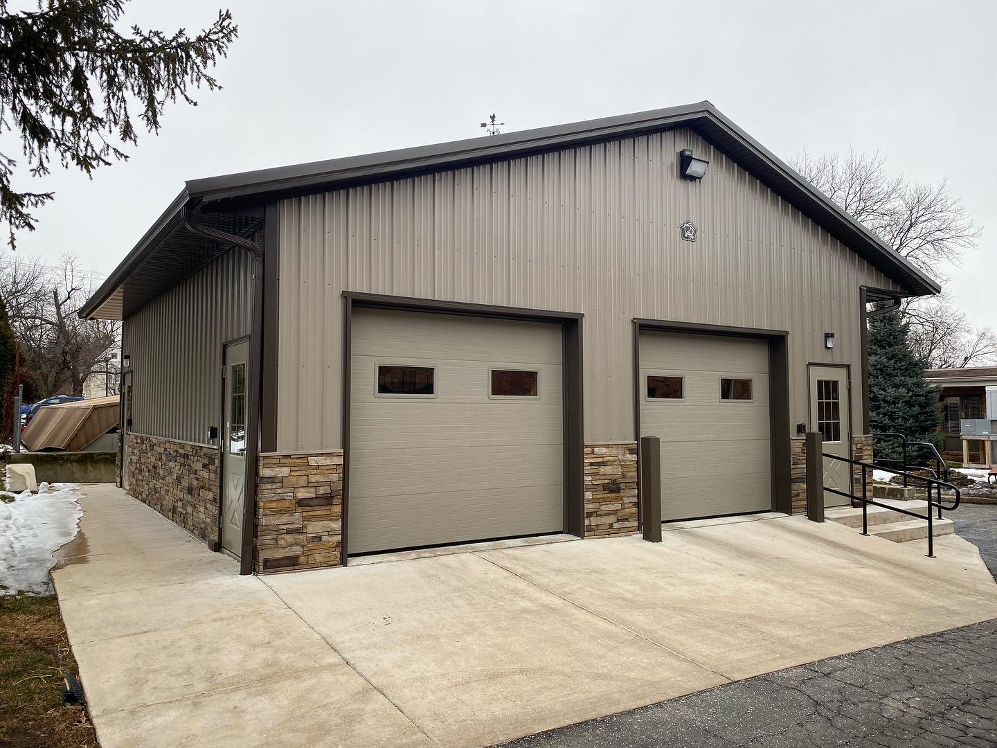 stone look on metal clad building