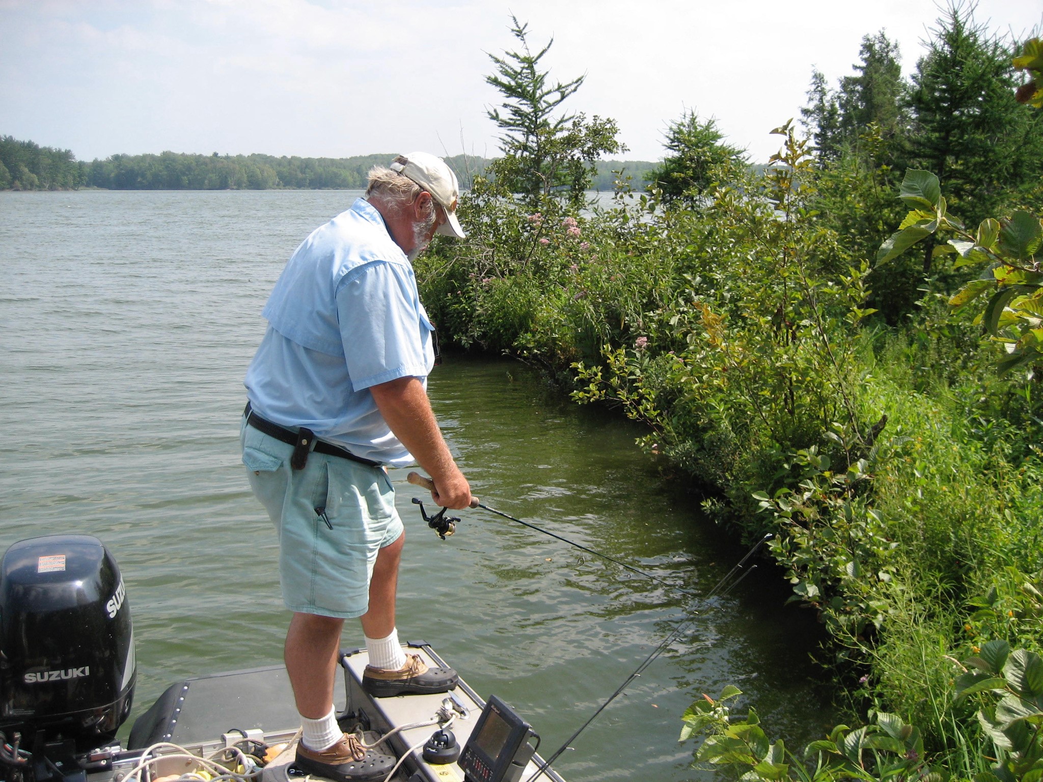 Floating Water Quality Islands in Hicklin Lake, White Center - Canadian Pond